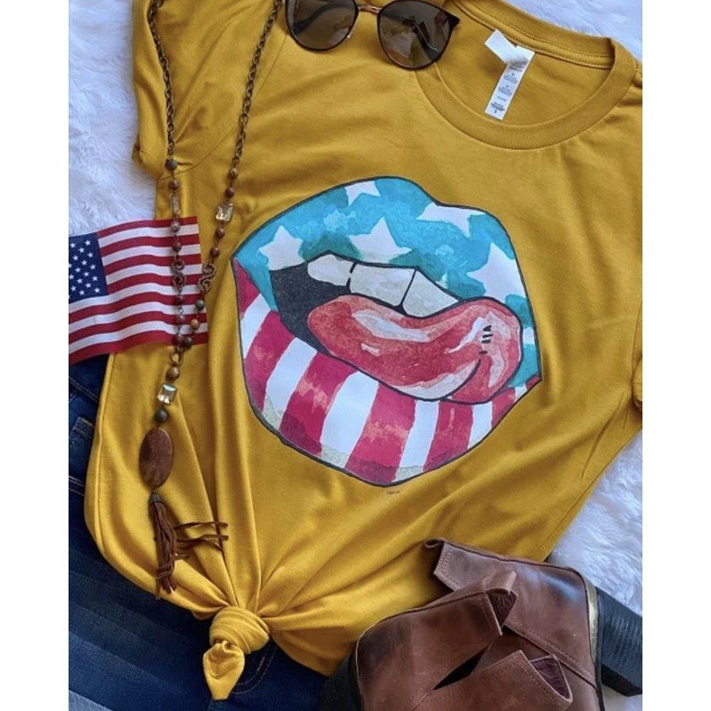 NWT American Lips Graphic Tee Mustard Short Sleeve Round Neck Simple Dainty